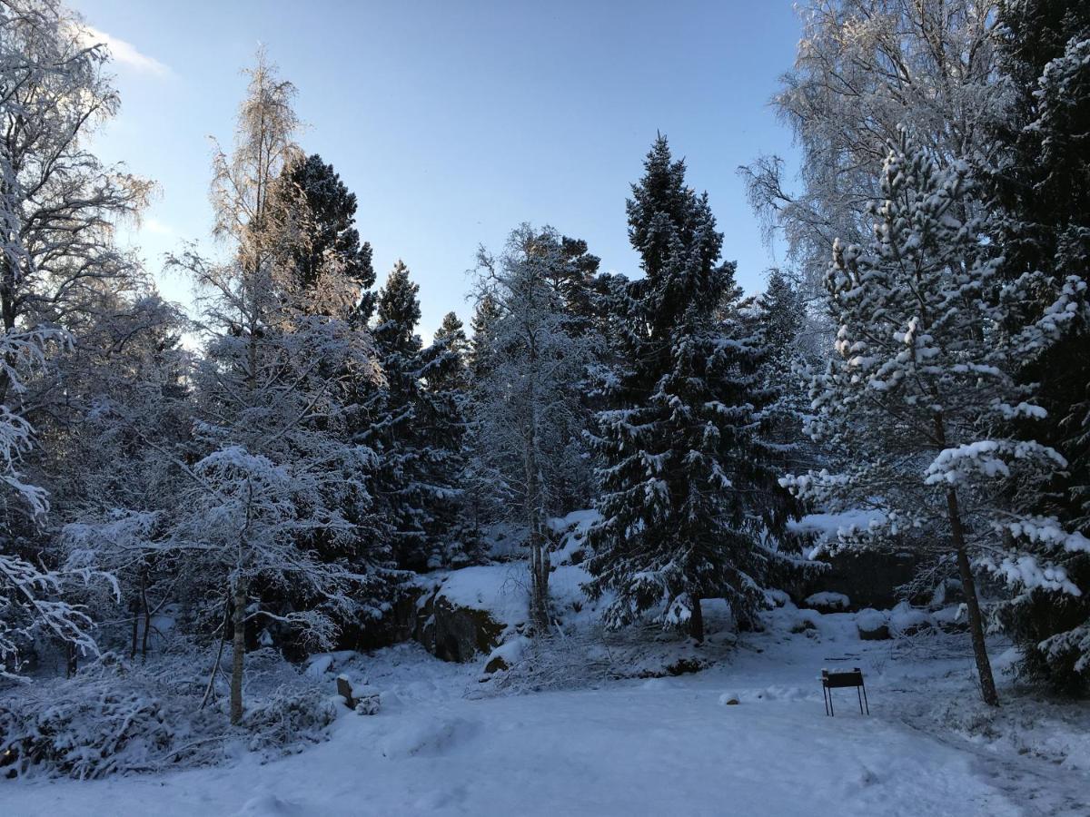 Near Kapellskaer Port - A Cosy Cottage In Norrtaelje Екстер'єр фото
